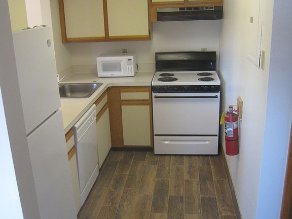 3rd image of 1832 Main St Ste 1