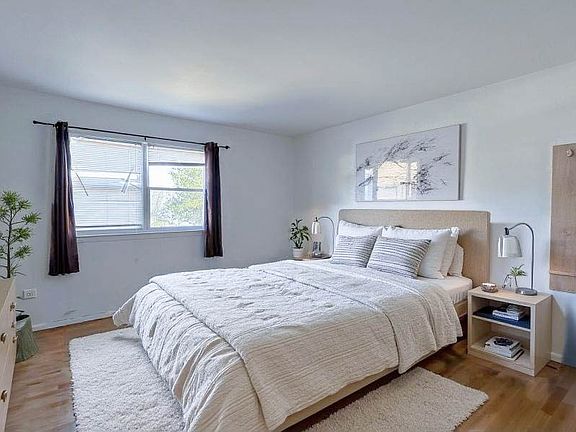 2nd image of 891 Bay Ave