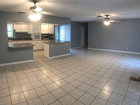 4th image of 4295 Island Cir #3