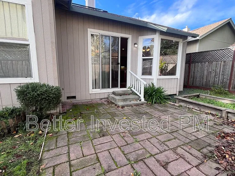 2423 Guerneville Rd — Photo 10
