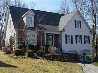 2 Winchester Way, Cromwell, CT 06416