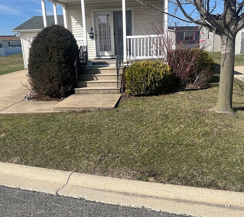 1st image of 667 Aspen Dr
