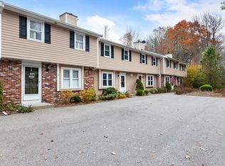 6 Robin Cir APT 5, Norton, MA 02766