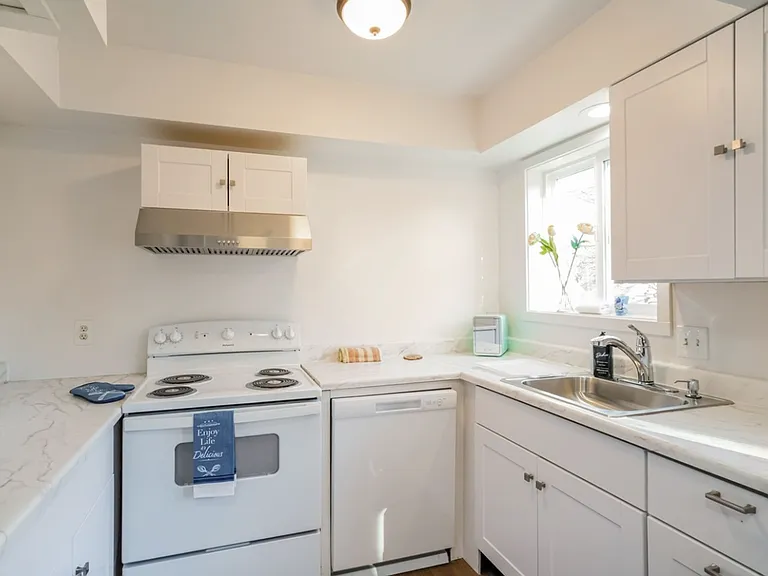 7640 SE Yamhill St #7 — Photo 7