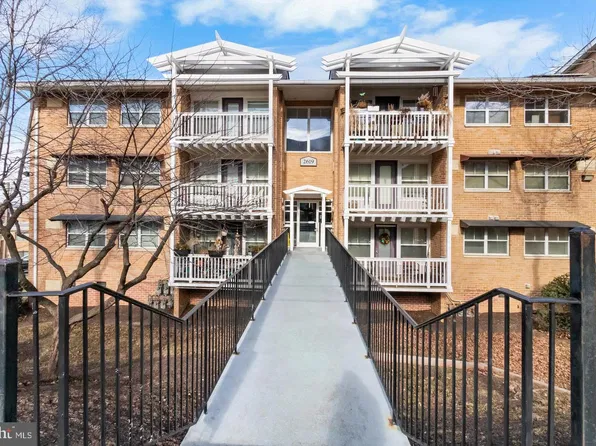 2619 Douglas Pl SE #302, Washington, DC 20020