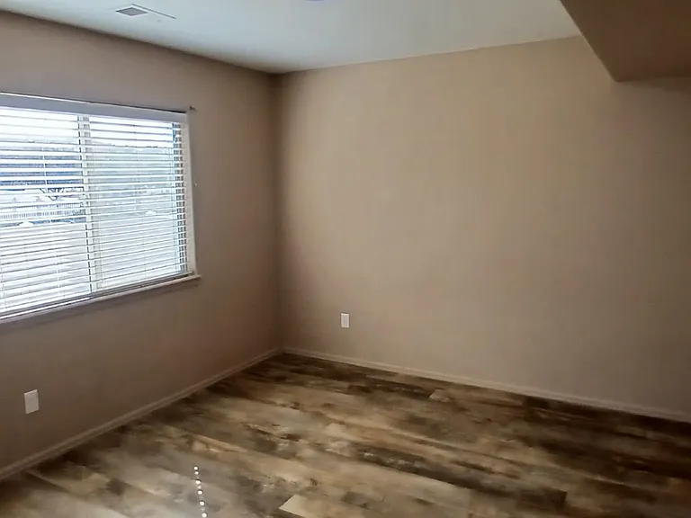 571 Dawn Ct #2 — Photo 6
