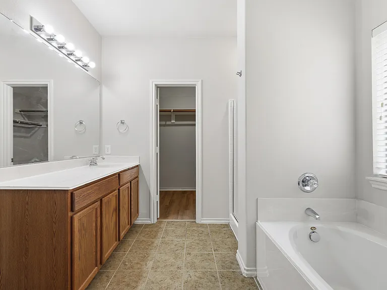 4504 Leeds Dr — Photo 17