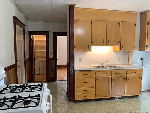 1st image of 127 Farmington Ave #2