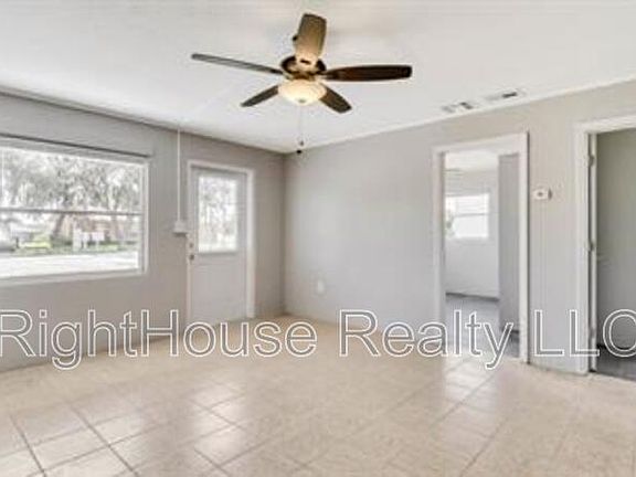 2nd image of 1086 Hibiscus Ct APT 34