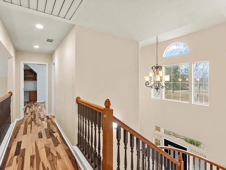 1060L Great Oaks — Photo 41