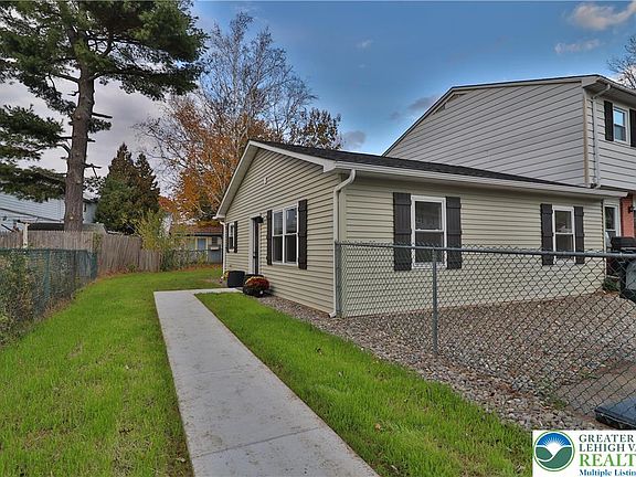 3rd image of 2545 Mountain Ln