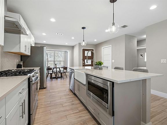 5th image of 1505 Westbury Trl