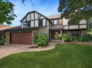 1441 E Hull Dr, Wheaton, IL 60189