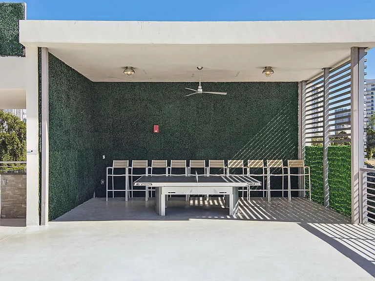Riverview One Apartments — Photo 14