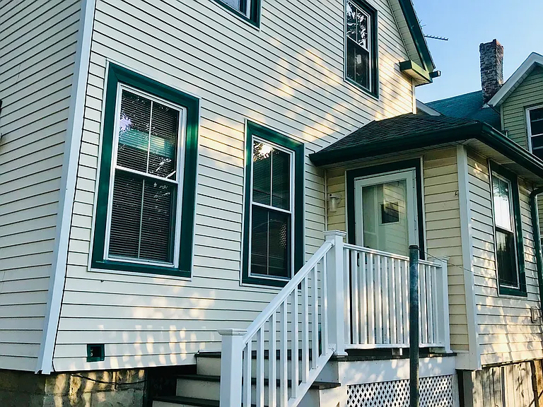 84 Williams Ave — Photo 2