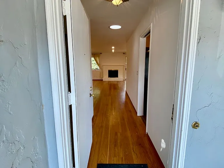1052 Clark Ave — Photo 3