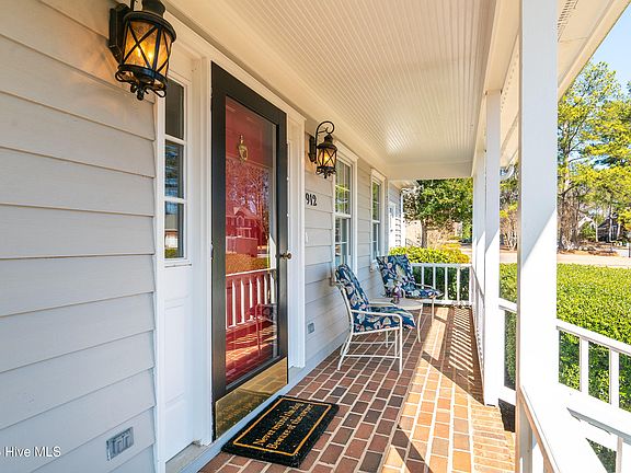 3rd image of 912 Bremerton Drive