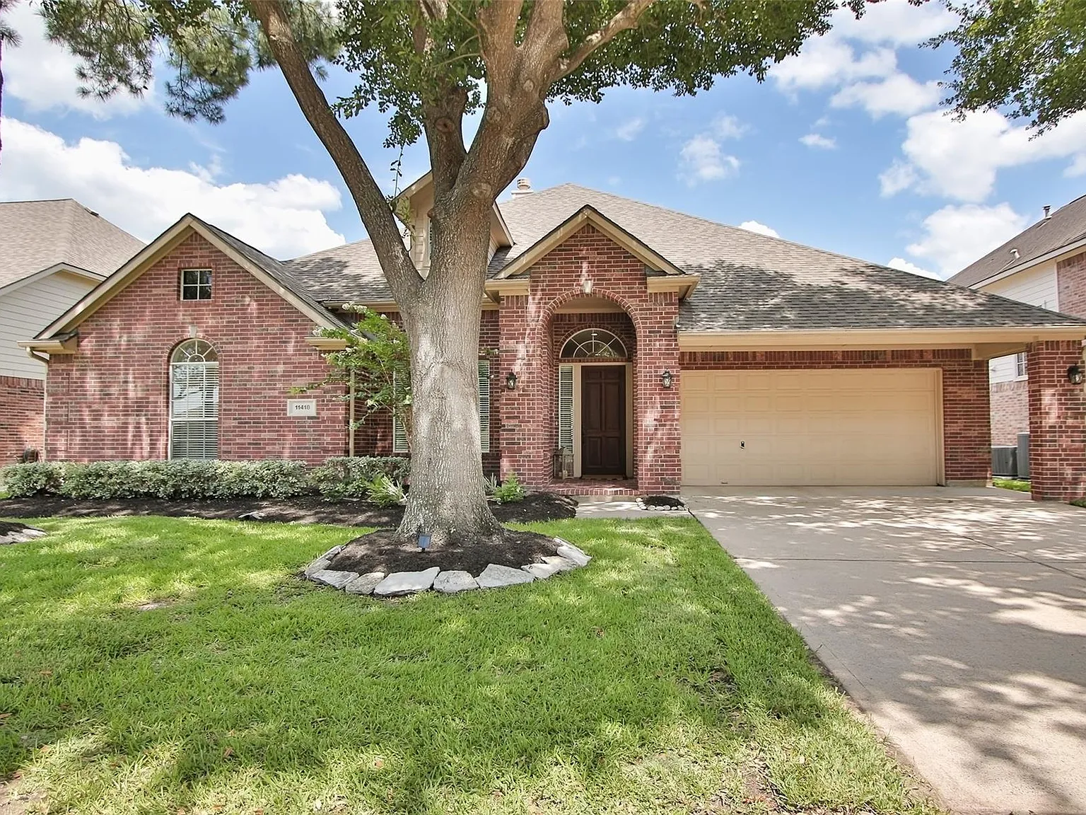 4 bed, 3.0 bath, 3106 sqft, $2,975 — Photo 2