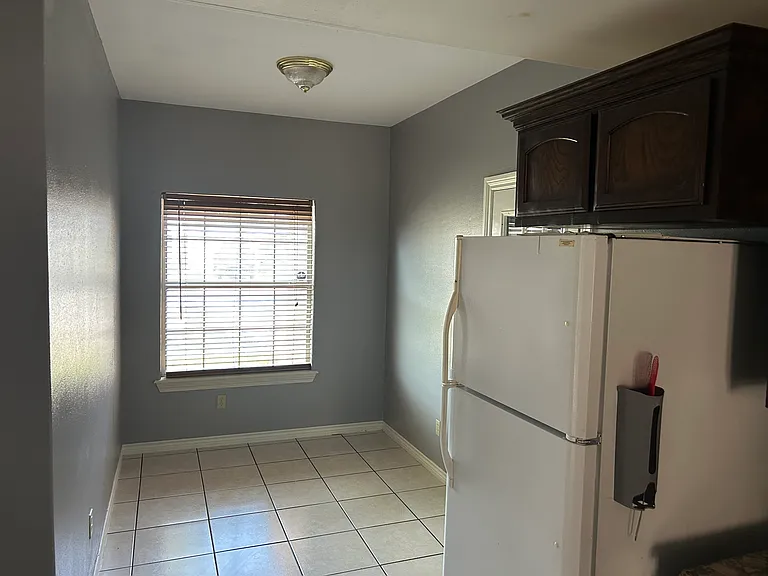 4033 Diego Ln — Photo 9
