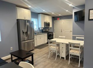 9220 Annapolis Rd, Lanham, MD 20706