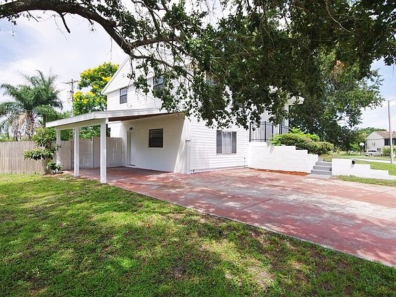 3rd image of 7001 Cocos Dr
