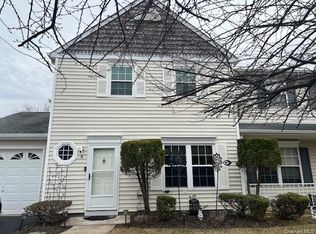 4 Fox Path, Coram, NY 11727