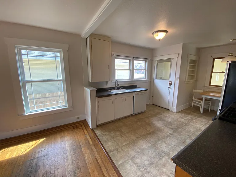 1215 E Barclay Ct #MAIN — Photo 11