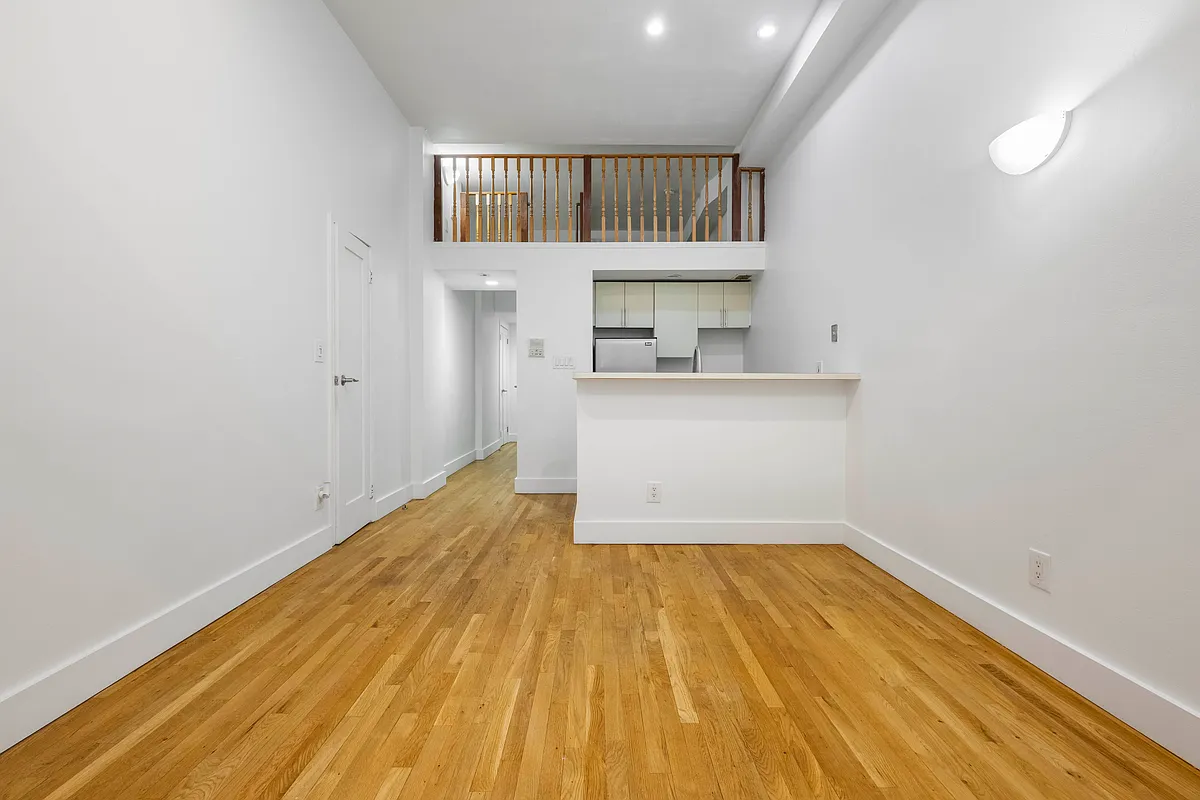 Building Photo - 213 E 37th St #1F