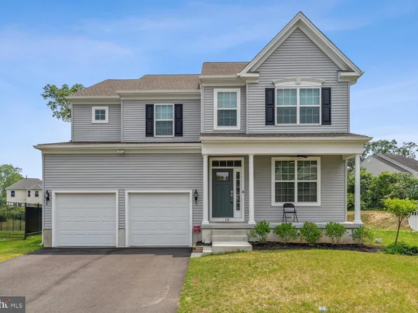 18 Quaker Ct, Hainesport, NJ 08036