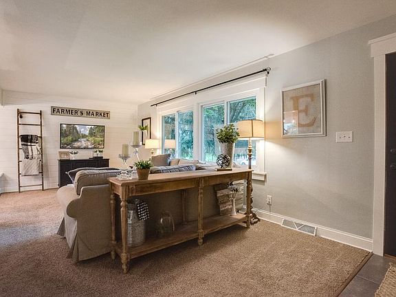 3rd image of 2621 Valley View Pl
