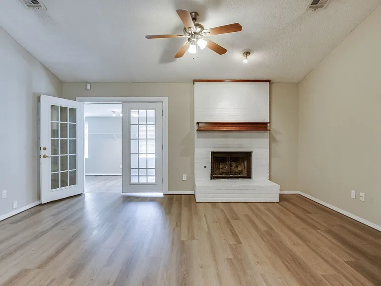12316 SW 14th St — Photo 9