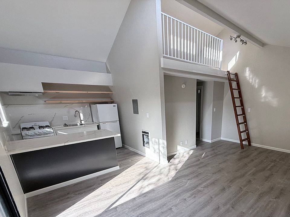 1st image of 279 Branch St #I