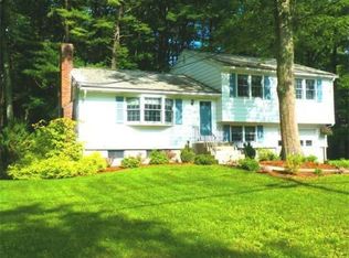 12 William St, Bedford, MA 01730