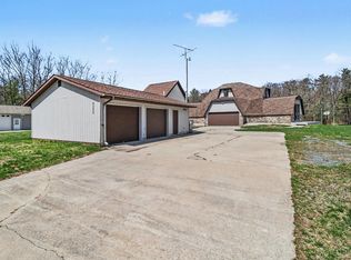 8284 W Lake Holiday Dr, Mears, MI 49436