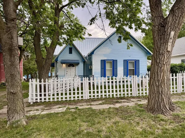 135 N 2nd Ave, Lake Andes, SD 57356