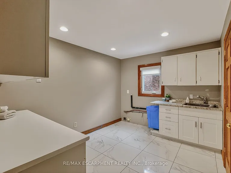 41 Candor Cres — Photo 14