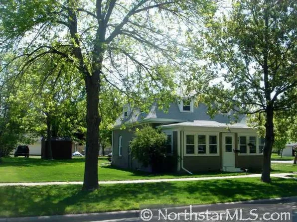245 Monroe St SE, Hutchinson, MN 55350