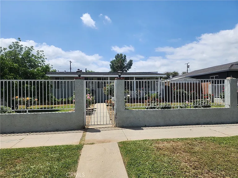 20340 Sherman Way — Photo 42