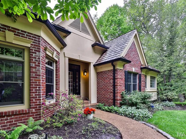 242 Saint Andrews Dr, Saint Albans, MO 63073