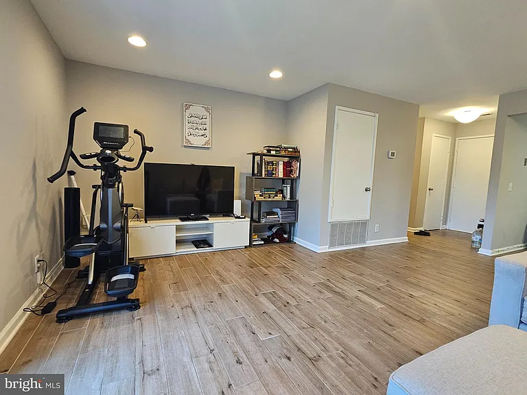 2493 Glengyle Dr #146 — Photo 7