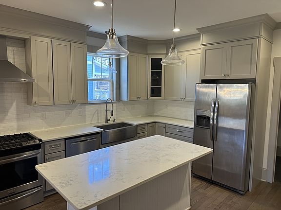 2nd image of 2520 Greenland Ave #1