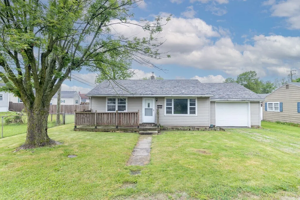 2419 Greenview Ave photo 1