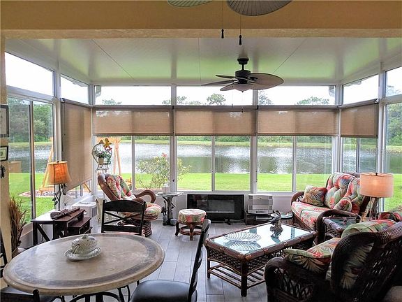 4th image of 1934 Sterling Glen Ct