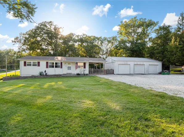 79 W Horseshoe Bend Dr, Winfield, MO 63389