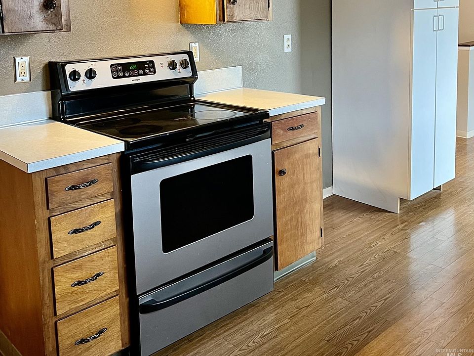 1st image of 602 Poplar Ave