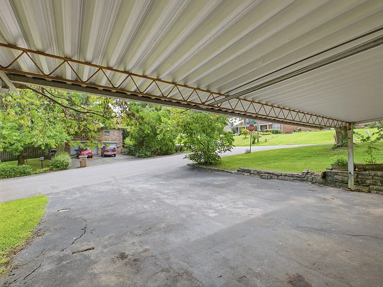 270 Richbriar Rd — Photo 9