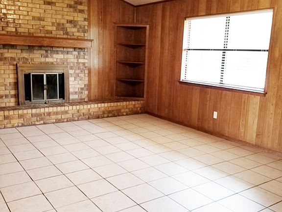 3rd image of 2040 Lisa Cir