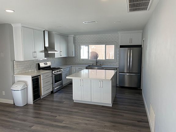 2nd image of 16002 S Manhattan Pl
