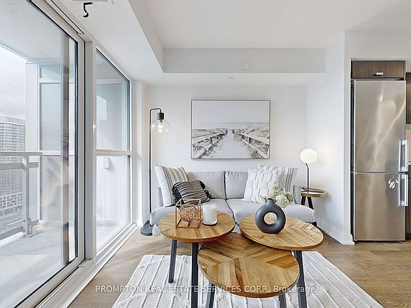 275 Village Green Sq #2325, Toronto, On M1s 0l8 