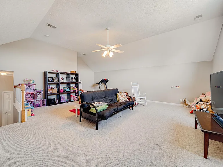 1013 Marshall St — Photo 10